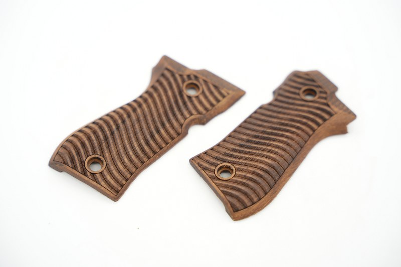 Beretta 81F - 81FS - 84F - 84FS - 84 Cheetah Ceviz Ağacı Kabze