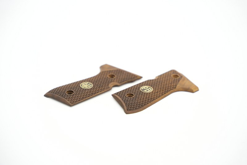 Beretta 92FS, 92A1, 92G, 92D, 96, M9 Ceviz Ağcı Kabze