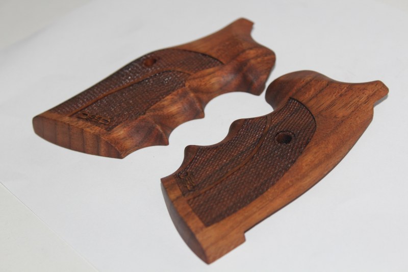 Colt Python Yeni Anaconda Uyumlu Ceviz Kabze